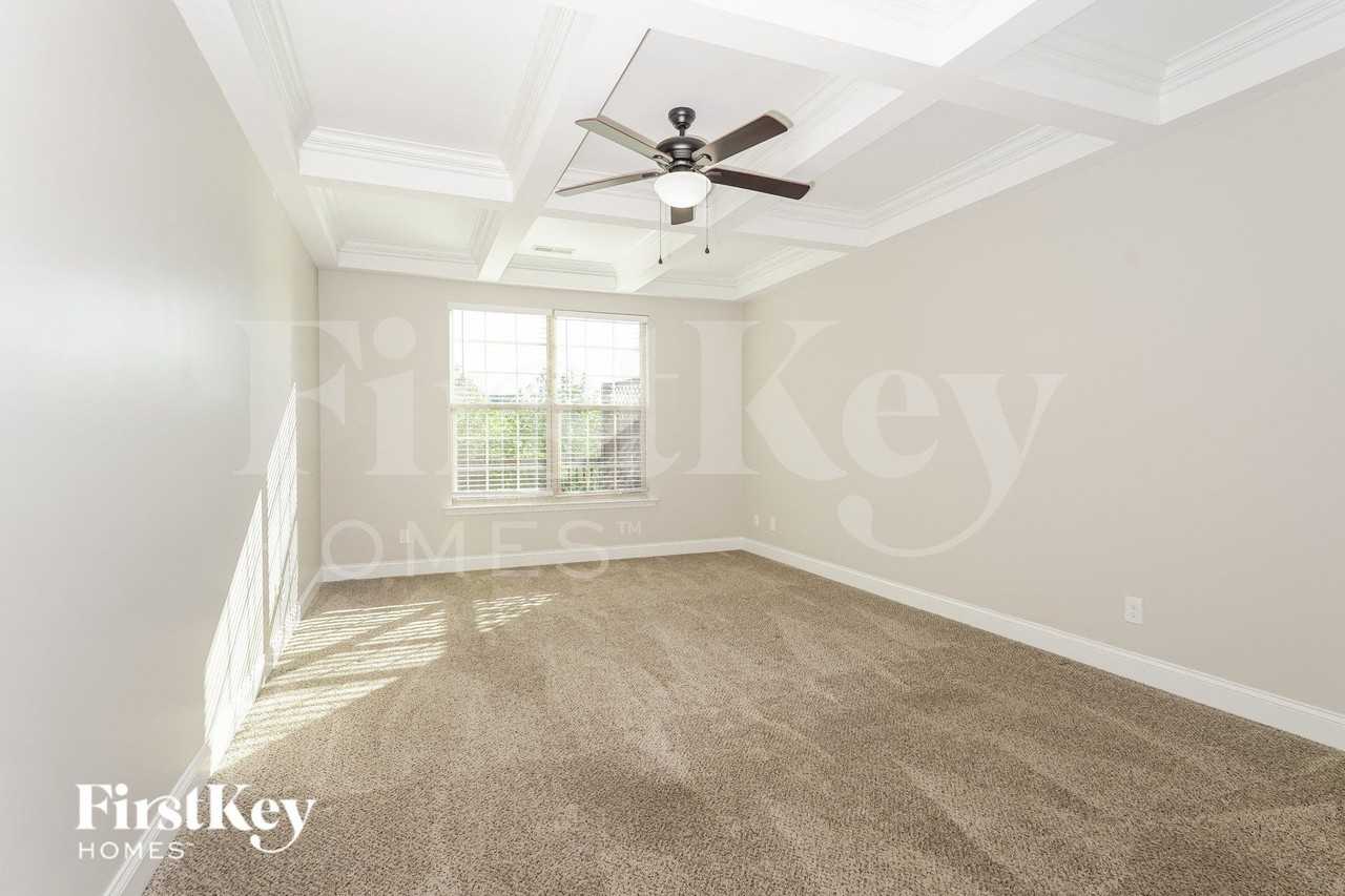 1651 Ashmead Ln - Photo 7 of 16