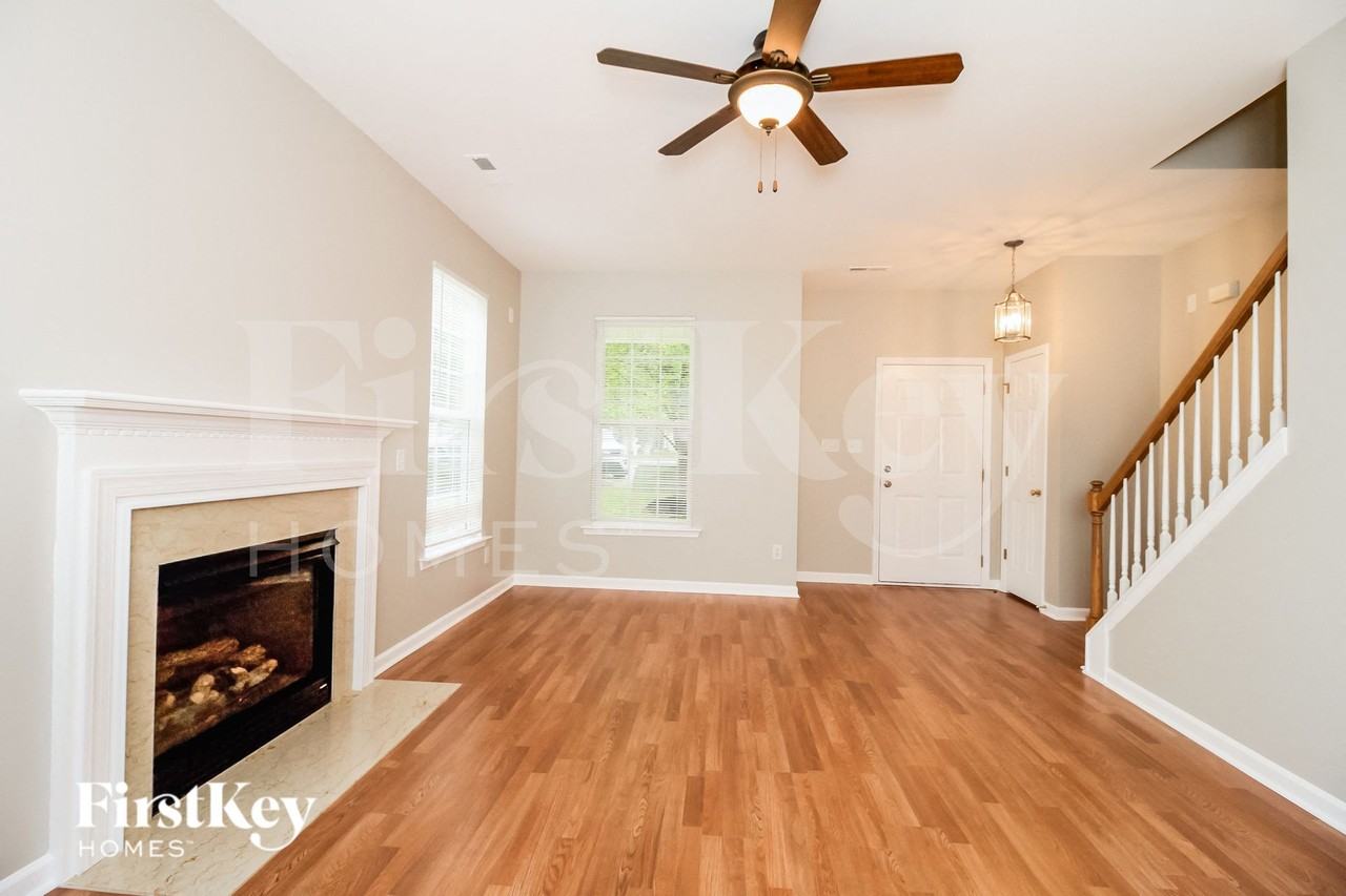 2642 Hidden Pond Cv - Photo 3 of 15