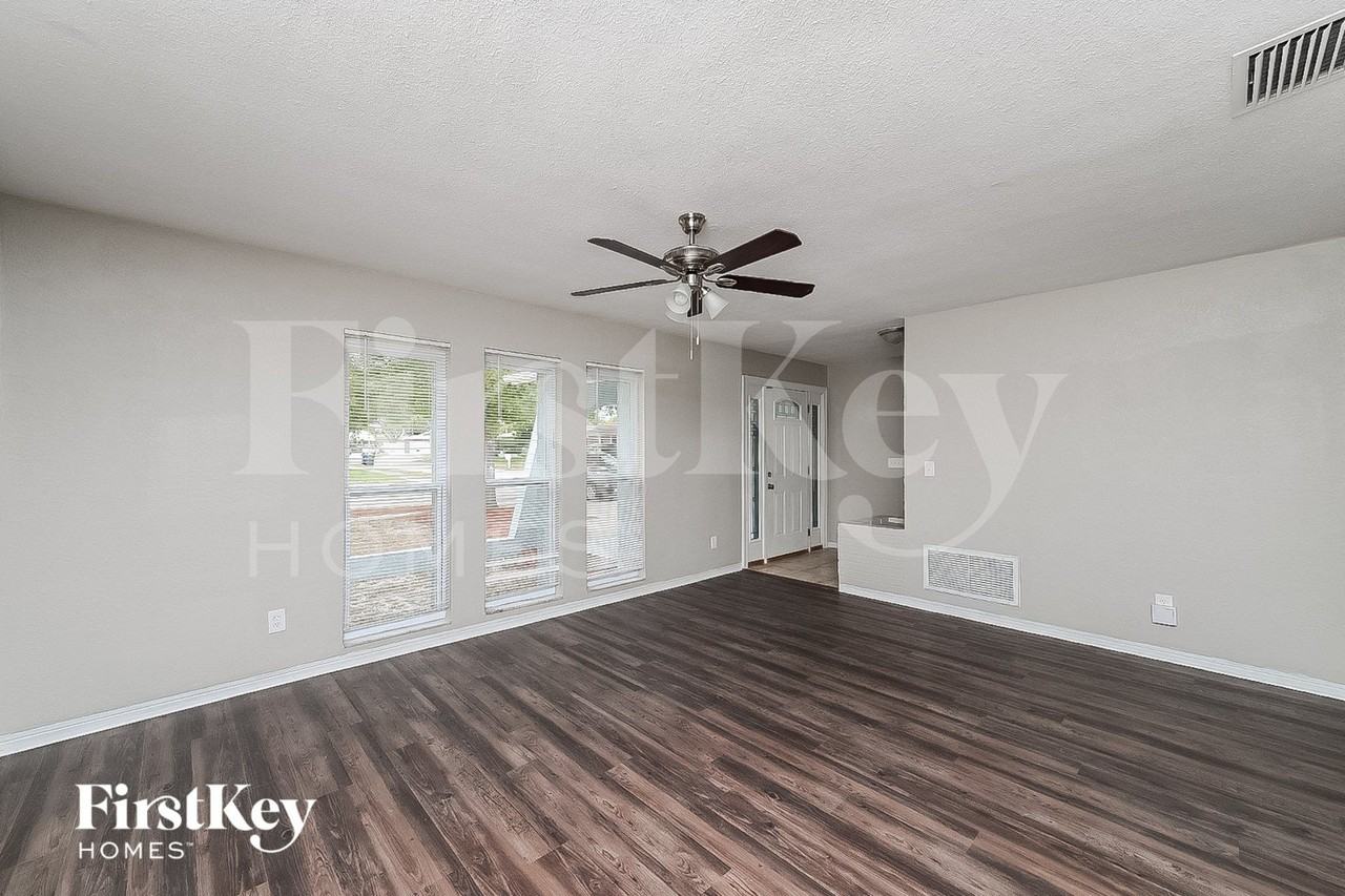 13109 114th St - Photo 3 of 15