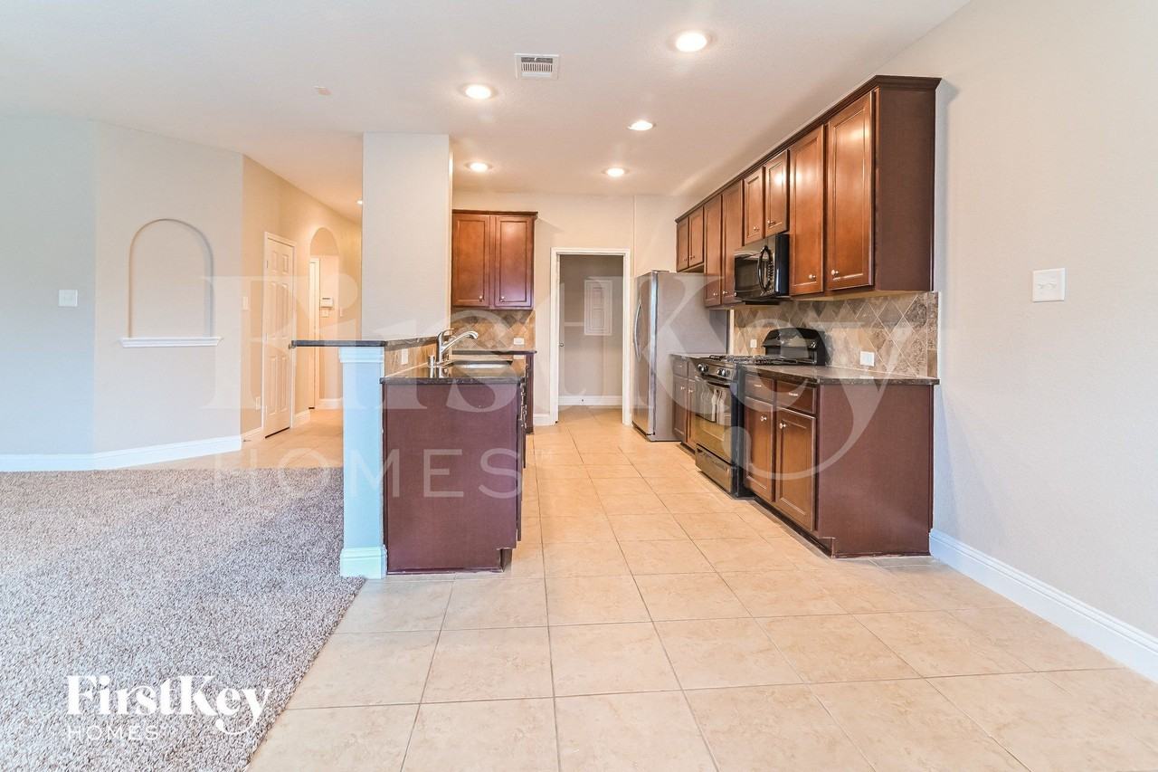 26108 Knights Tower Ct - Photo 5 of 15