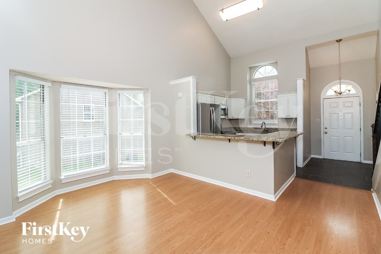 4242 Abington Walk Nw - Photo 5 of 15