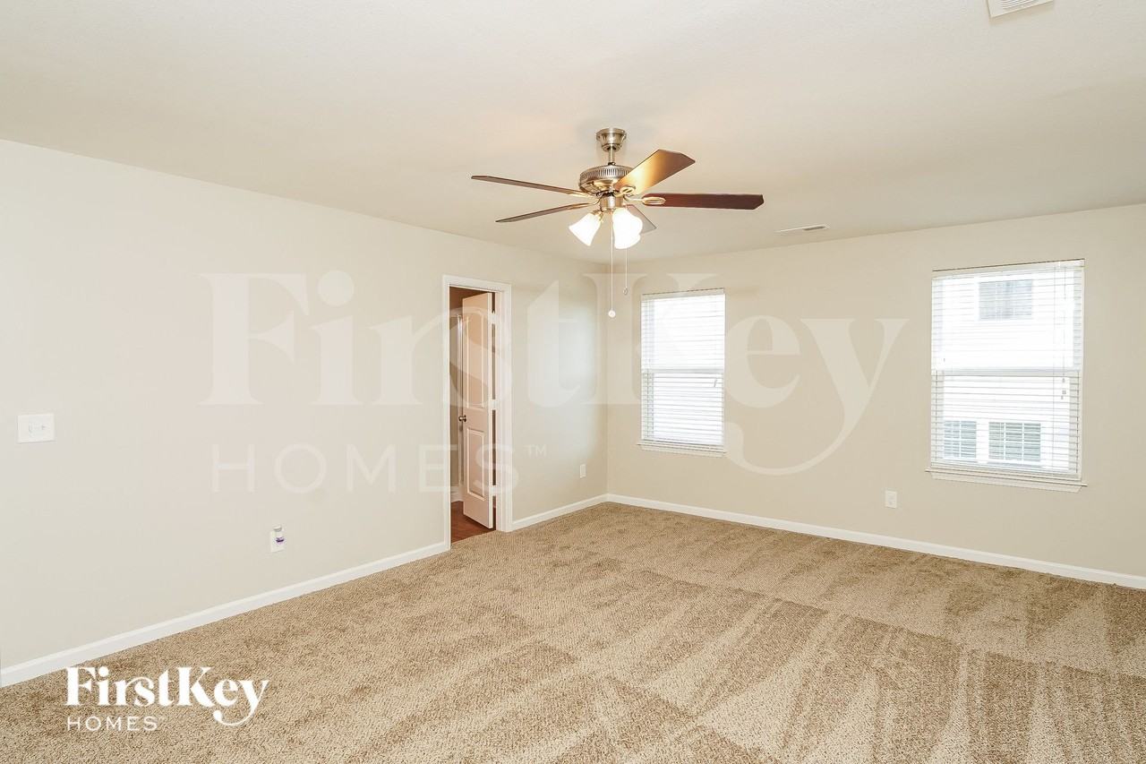 3863 Stafford Run Ct - Photo 5 of 15