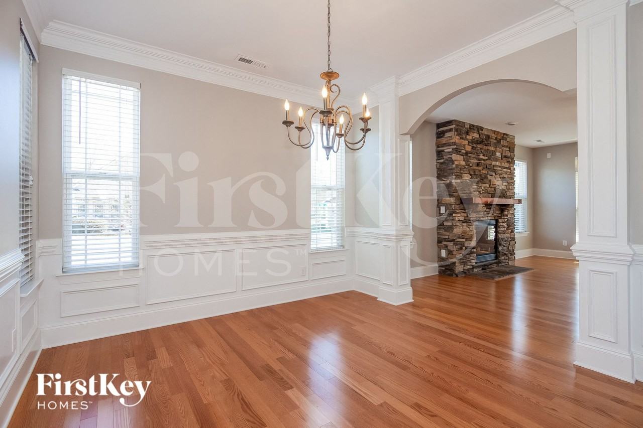 14029 Cedar Pond Cir - Photo 4 of 15