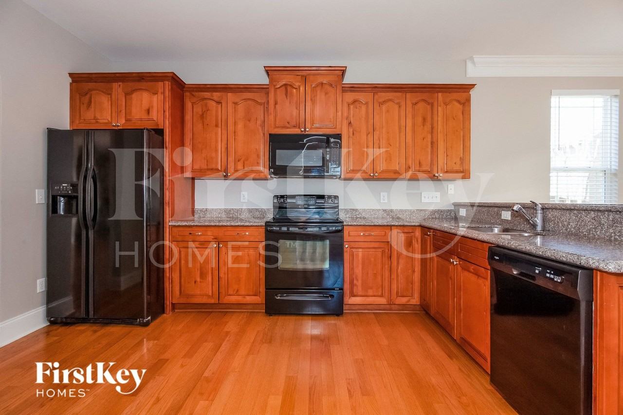 14029 Cedar Pond Cir - Photo 5 of 15