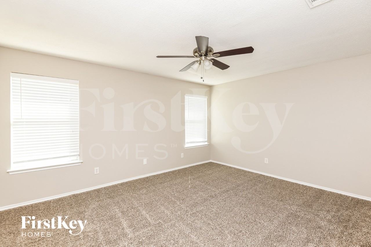 920 Dove Meadows Dr - Photo 7 of 14