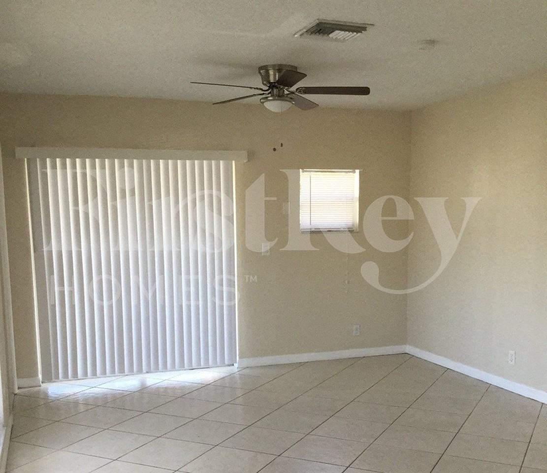 900 W Bloxham St - Photo 3 of 18