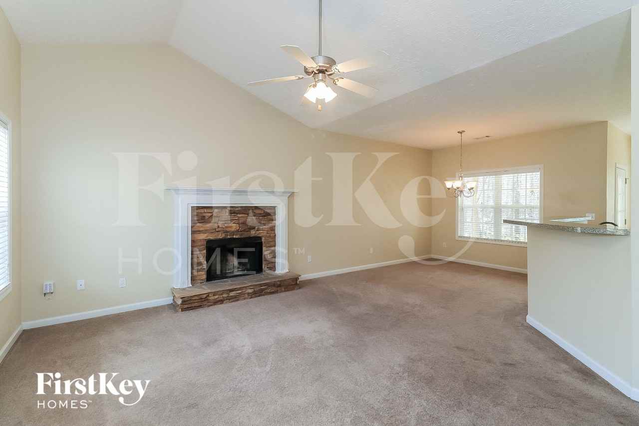 85 Meadow Spring Ct - Photo 3 of 15