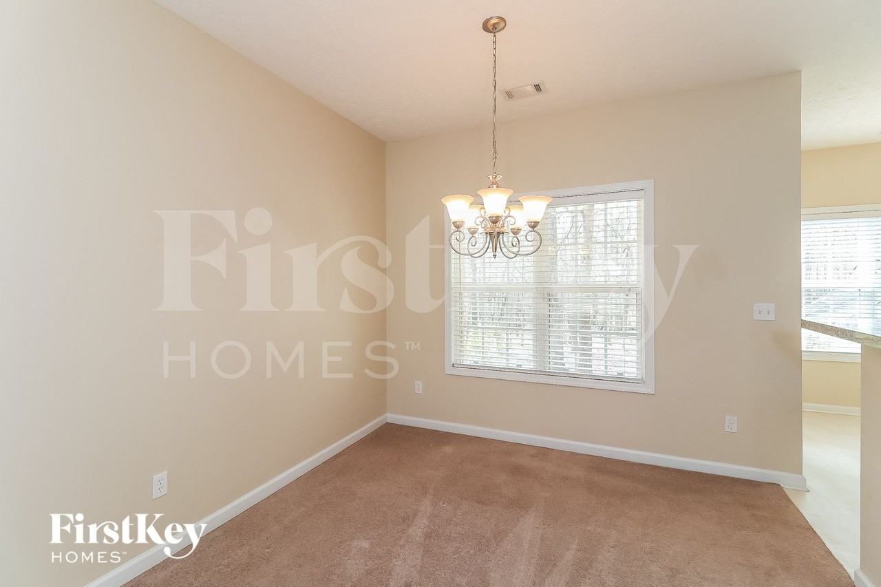 85 Meadow Spring Ct - Photo 4 of 15