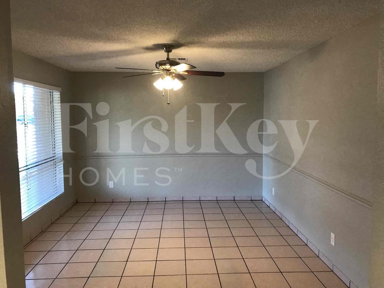 7629 W Flower St - Photo 2 of 19