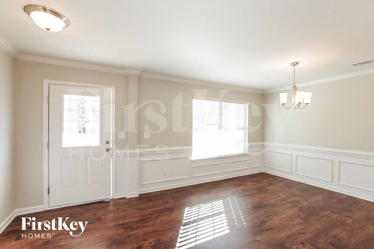 7515 Niccoline Ln - Photo 5 of 15