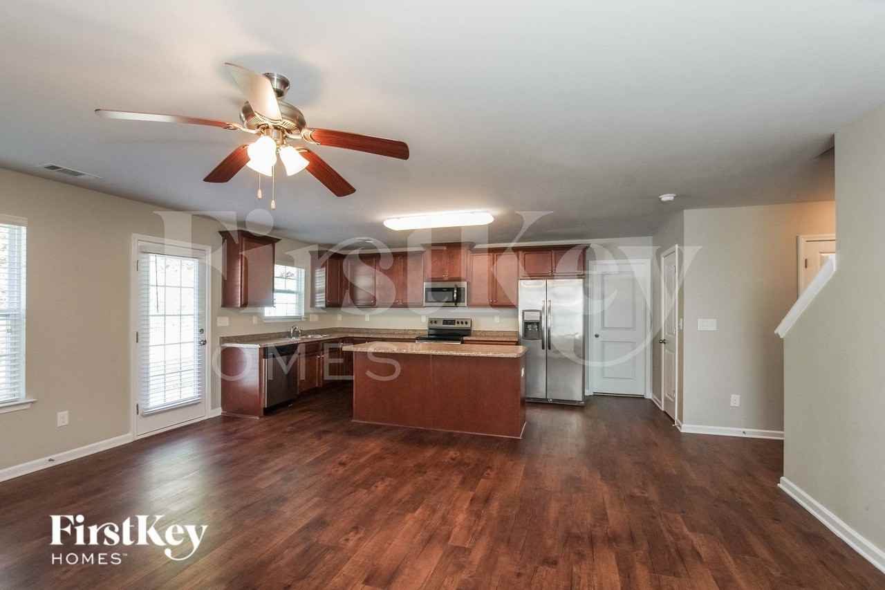 7515 Niccoline Ln - Photo 6 of 15