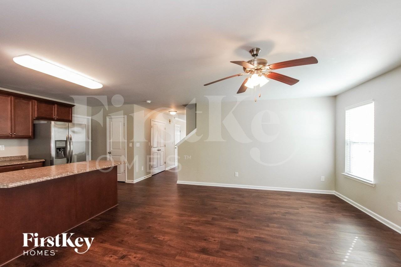 7515 Niccoline Ln - Photo 7 of 15