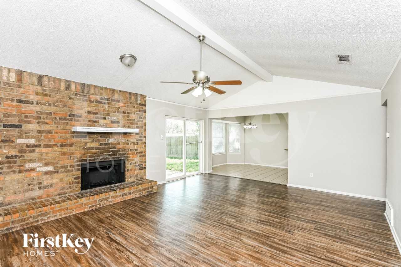 7508 Evergreen Dr - Photo 2 of 19