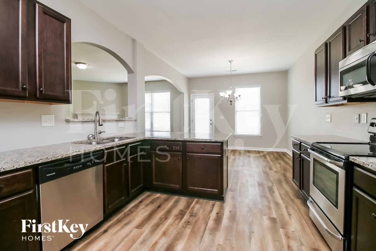 428 Rankin Cir - Photo 7 of 19