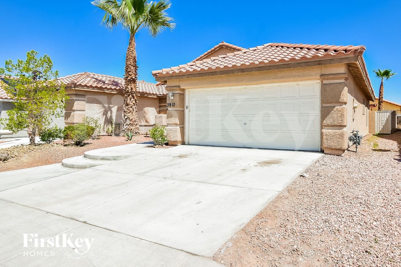 3910 Scotsman Way - Photo 2 of 16