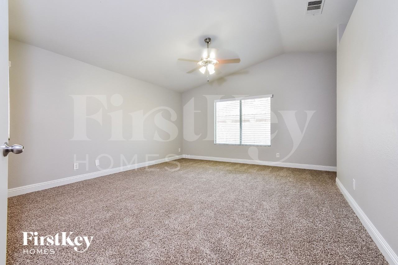 3910 Scotsman Way - Photo 7 of 16