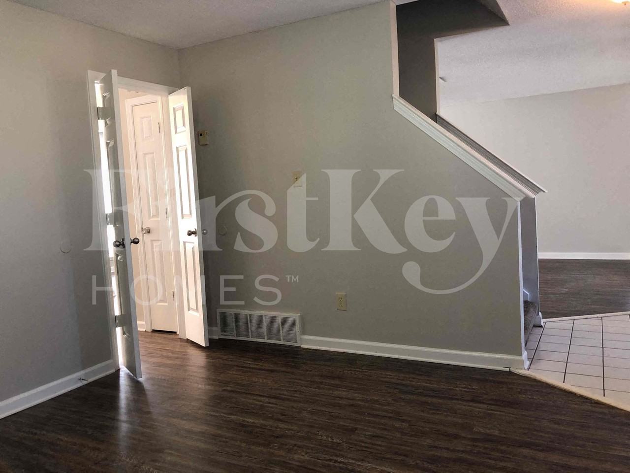 3770 Richbrook Dr - Photo 4 of 19