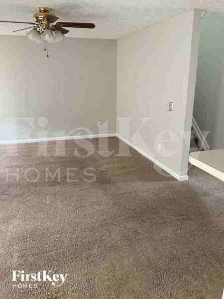 3602 Coveside Ct - Photo 3 of 10