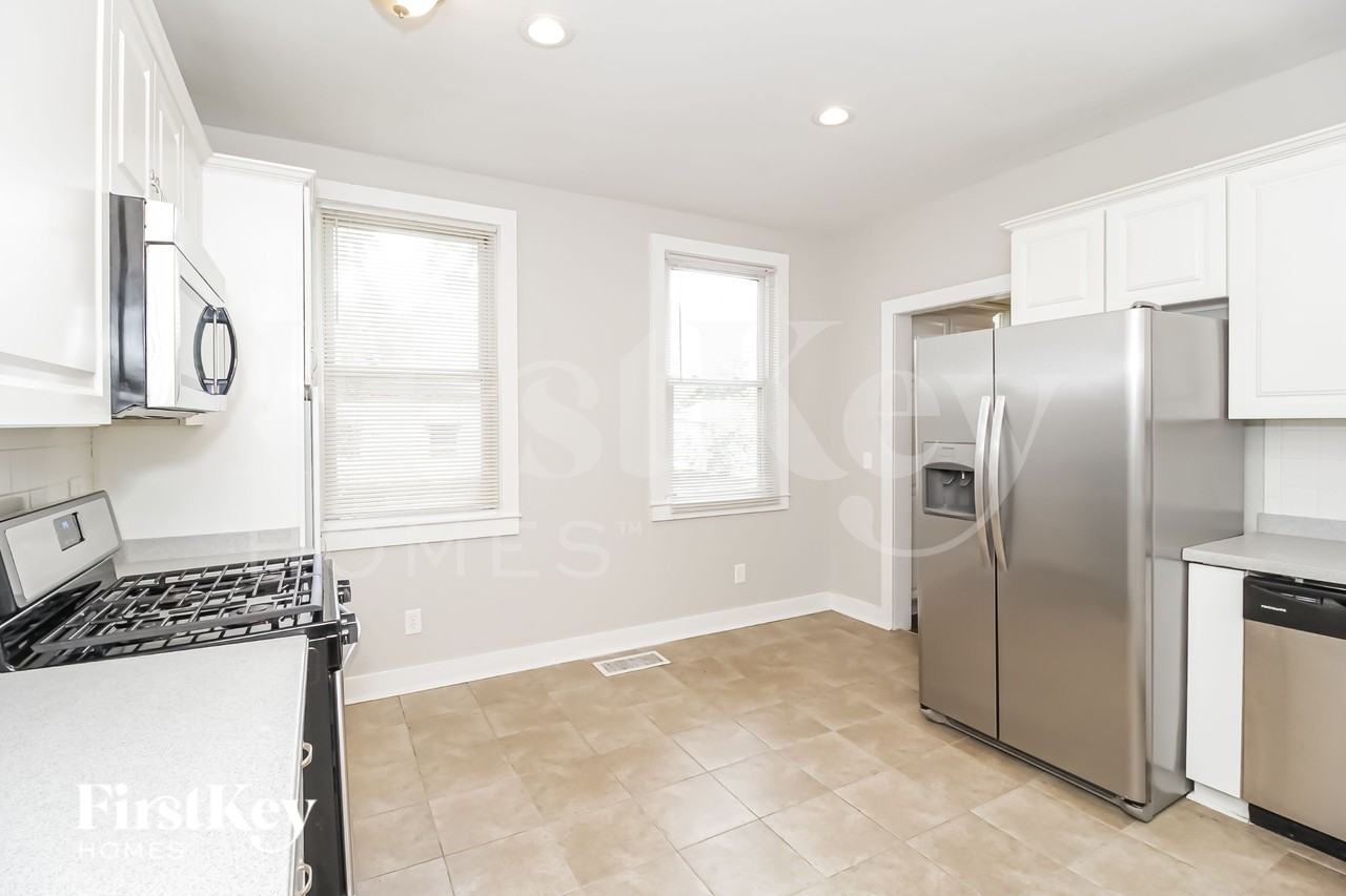 3312 Bloomfield Ave - Photo 5 of 16