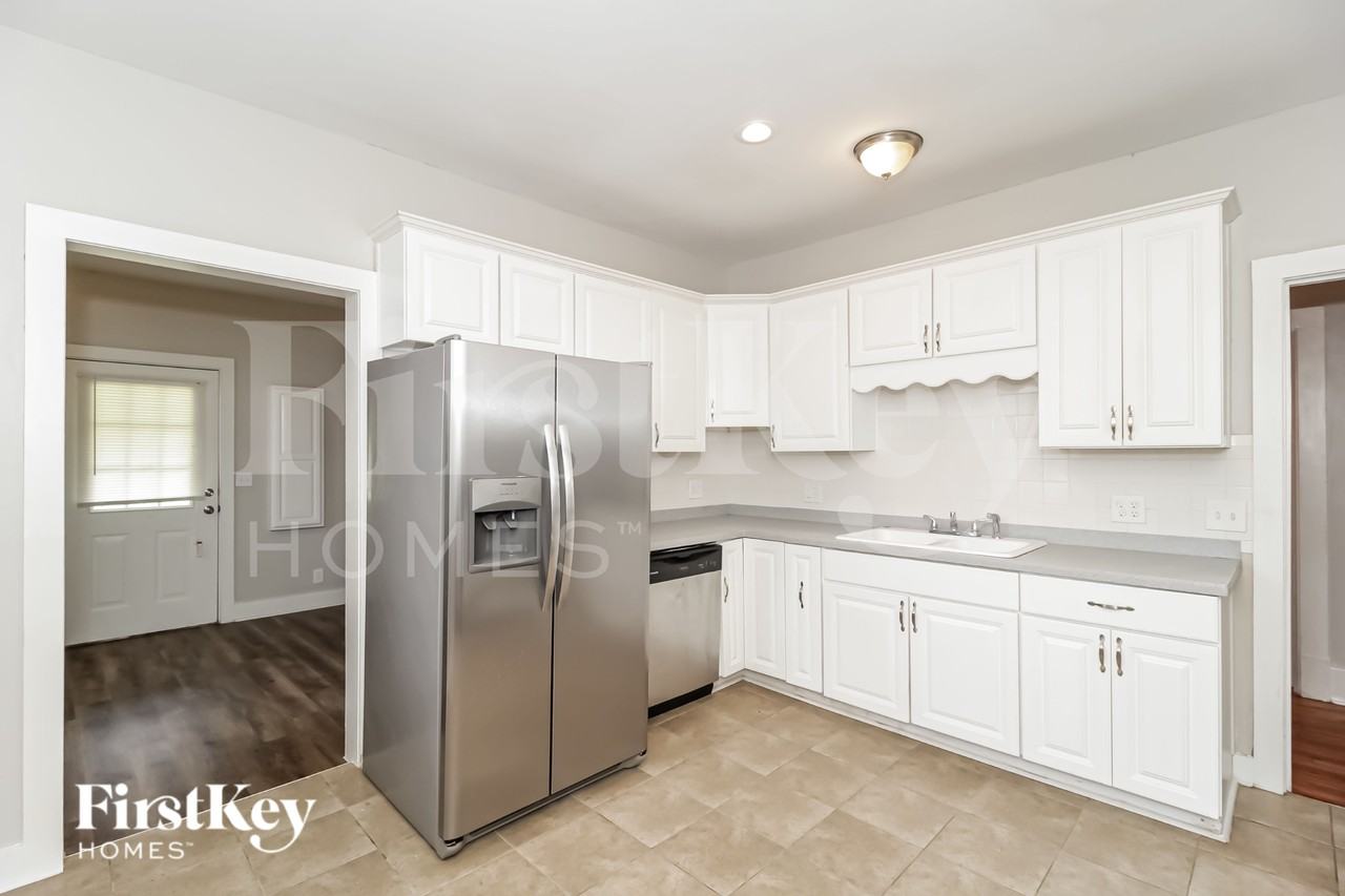 3312 Bloomfield Ave - Photo 6 of 16