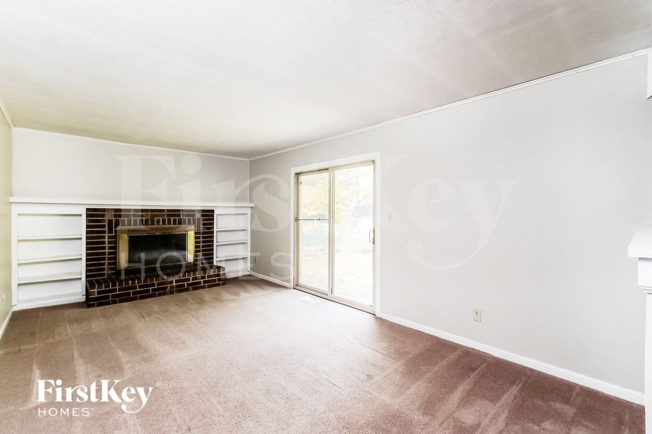 3262 Eastbrooke Ct - Photo 6 of 16