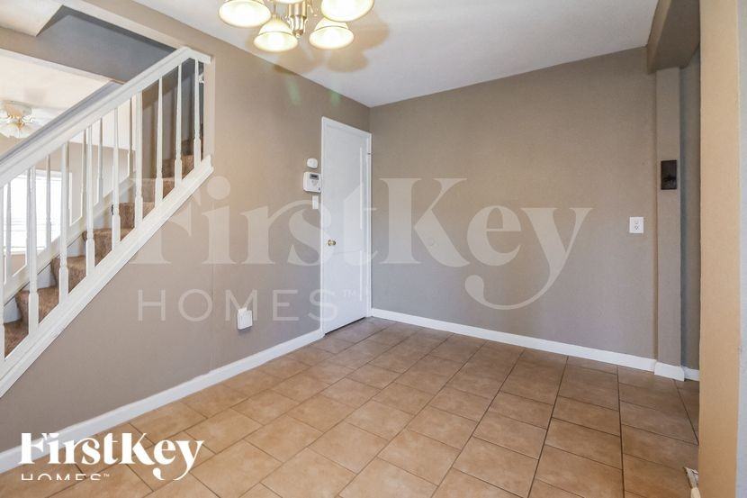 3106 Ne 56th St - Photo 5 of 15