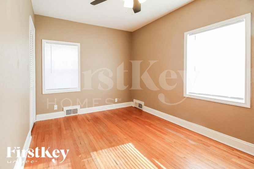 3106 Ne 56th St - Photo 7 of 15