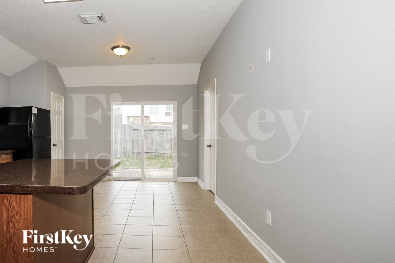 1434 Loxley Dr - Photo 6 of 15