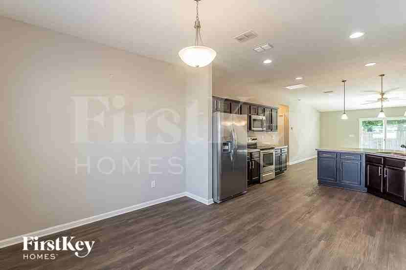 1366 Sarahs Landing Dr - Photo 3 of 15