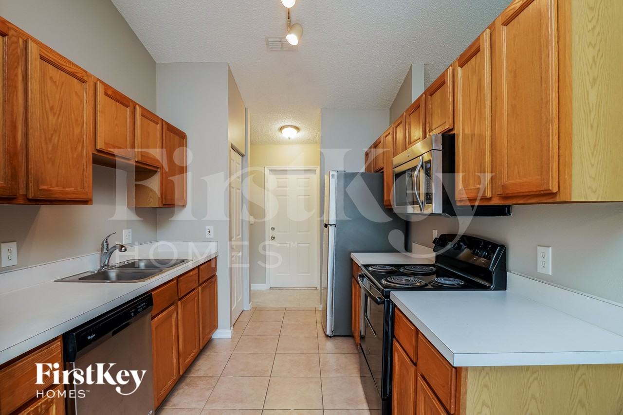 1111 Roan Ct - Photo 5 of 15