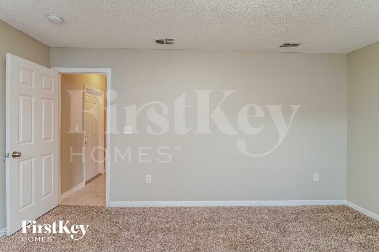 1111 Roan Ct - Photo 6 of 15