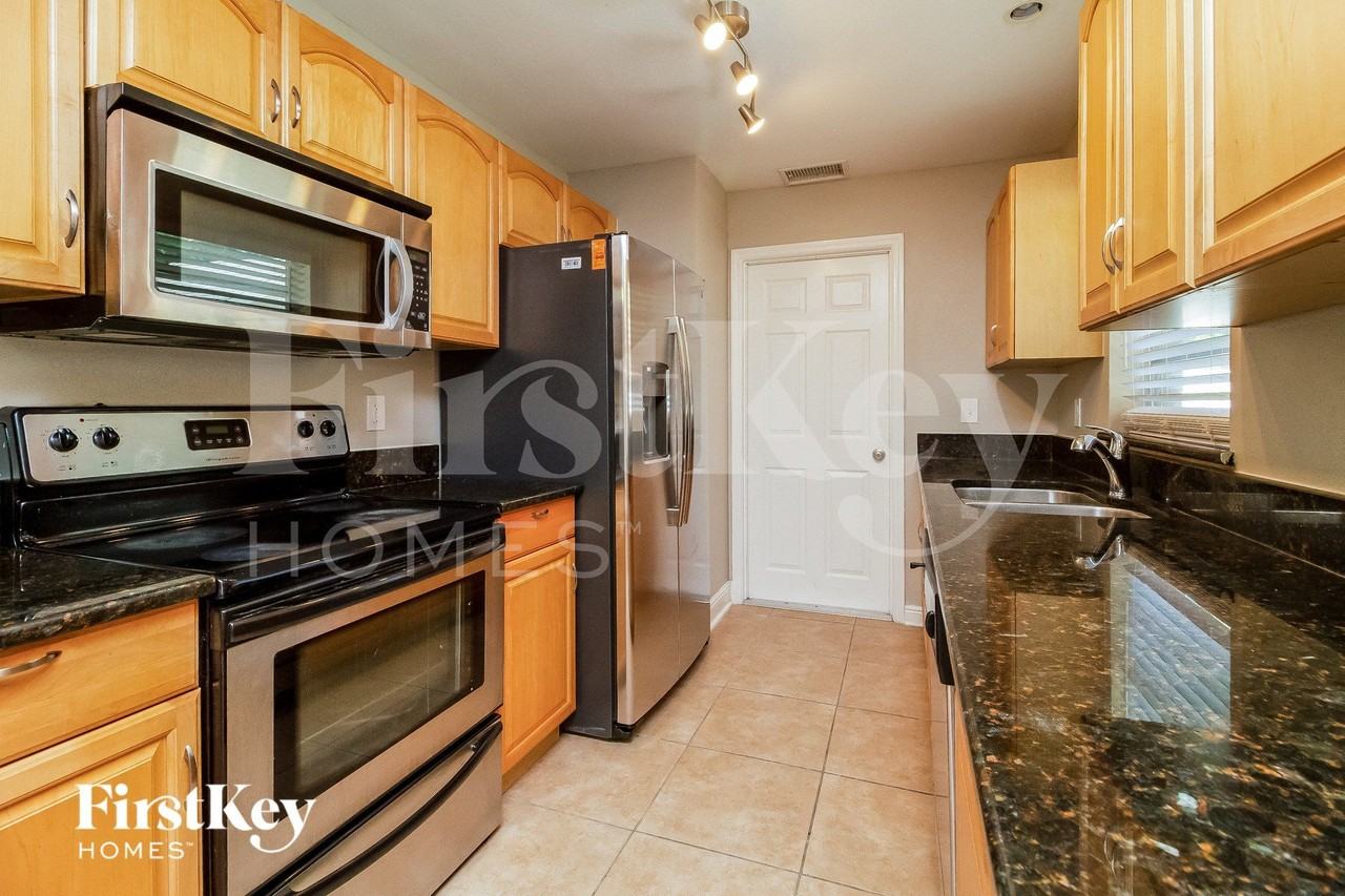 11107 Finchley Pl - Photo 4 of 15