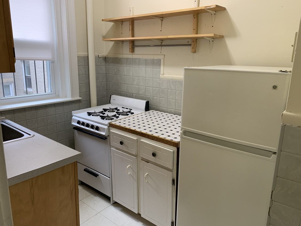 Woodstock Ave. & Kelton St. #12 - Photo 4 of 12