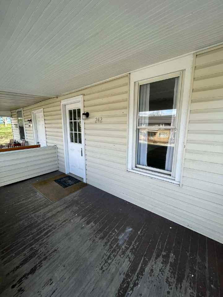 238 Philadelphia St - Photo 4 of 32