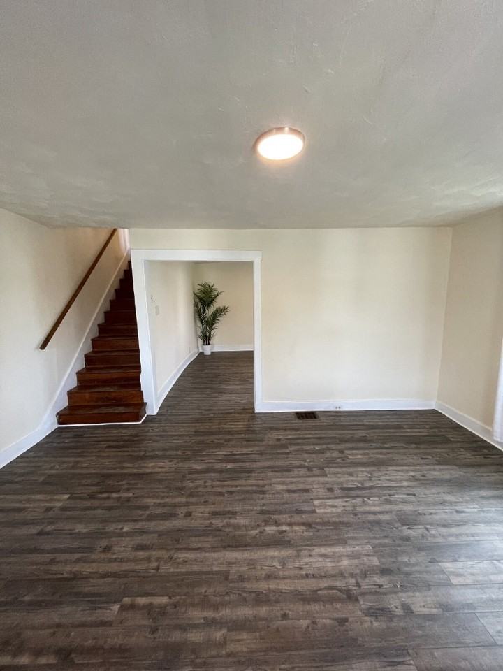 238 Philadelphia St - Photo 5 of 32