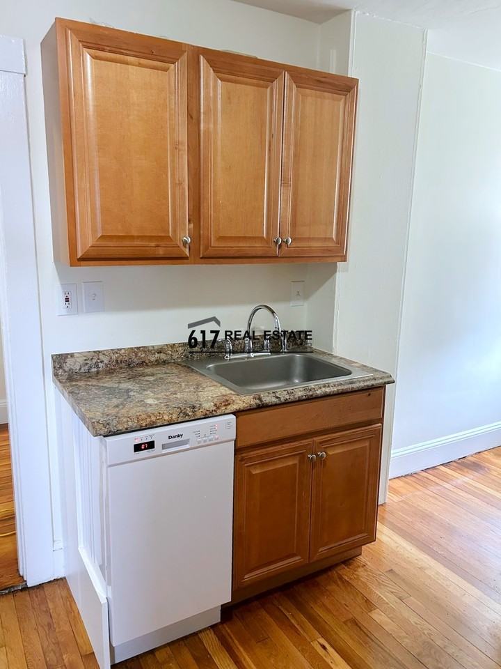 26 Royal St #5 - Photo 2 of 23