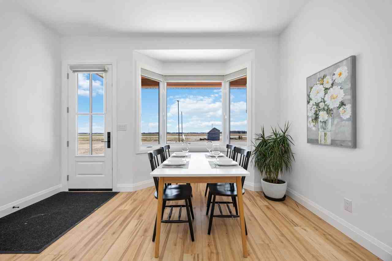 6320 Lakeshore Rd - Photo 5 of 33