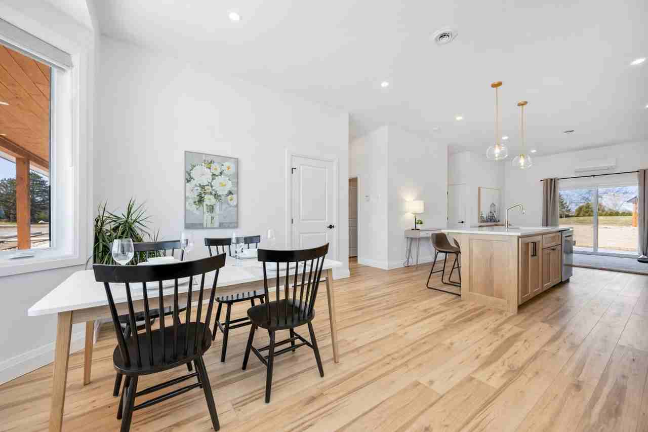 6320 Lakeshore Rd - Photo 7 of 33