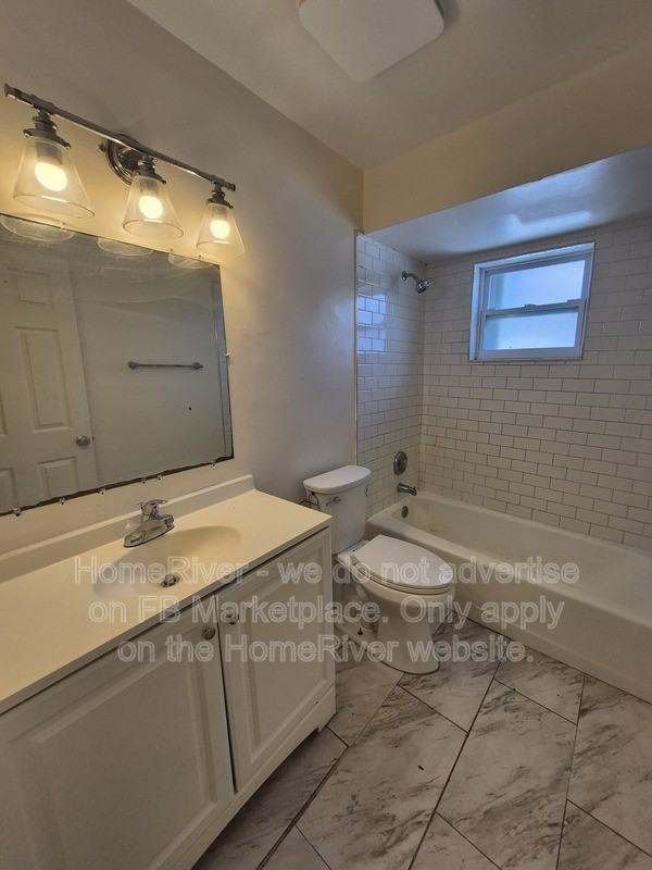 2920 Se Amherst St - Photo 4 of 11