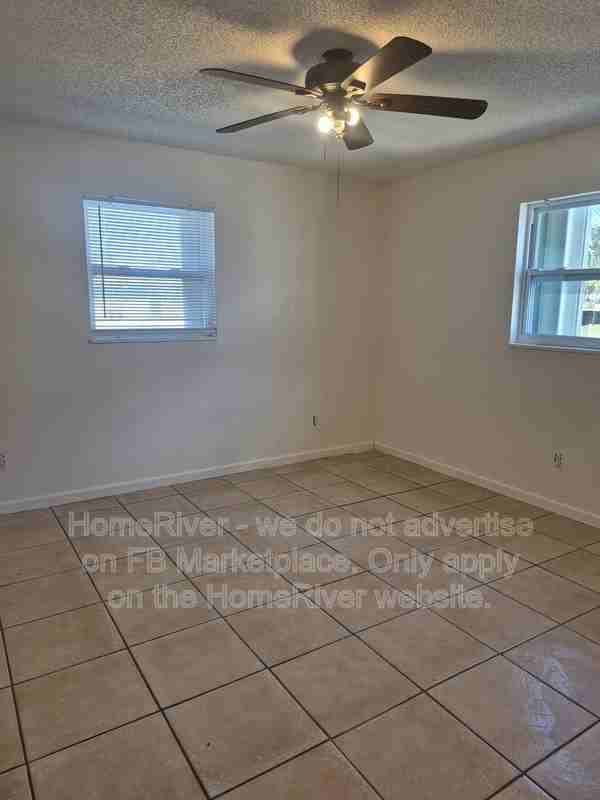 2920 Se Amherst St - Photo 5 of 11