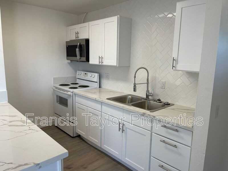 412 Plymouth Dr #10 - Photo 2 of 6