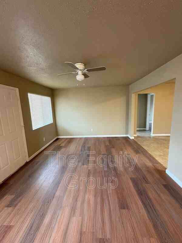 1819 N 10th Ave - Photo 3 of 13