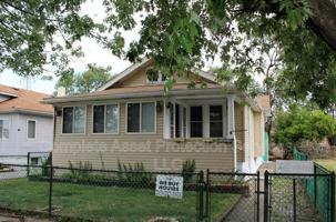 featured image of 2625 Cleveland St