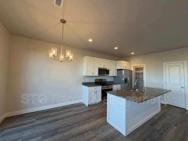 1048 Sw - Photo 6 of 32