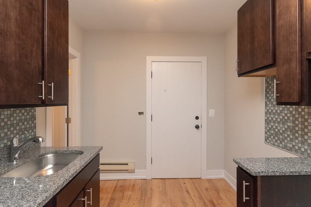 821A W Cornelia Ave #213 - Photo 2 of 16