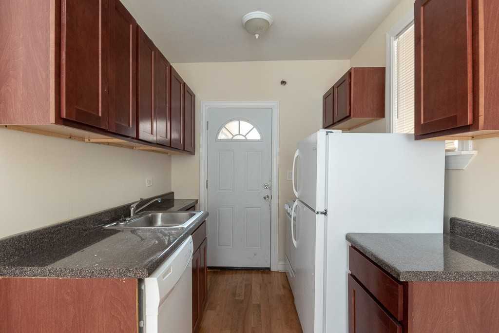 628 W Cornelia Ave #1W - Photo 2 of 20