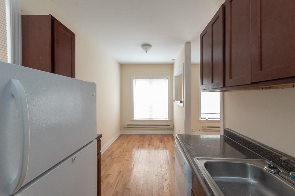 628 W Cornelia Ave #1W - Photo 5 of 20