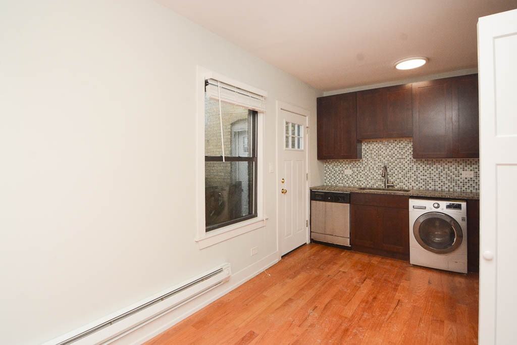 545 W Chestnut St #301 - Photo 7 of 21