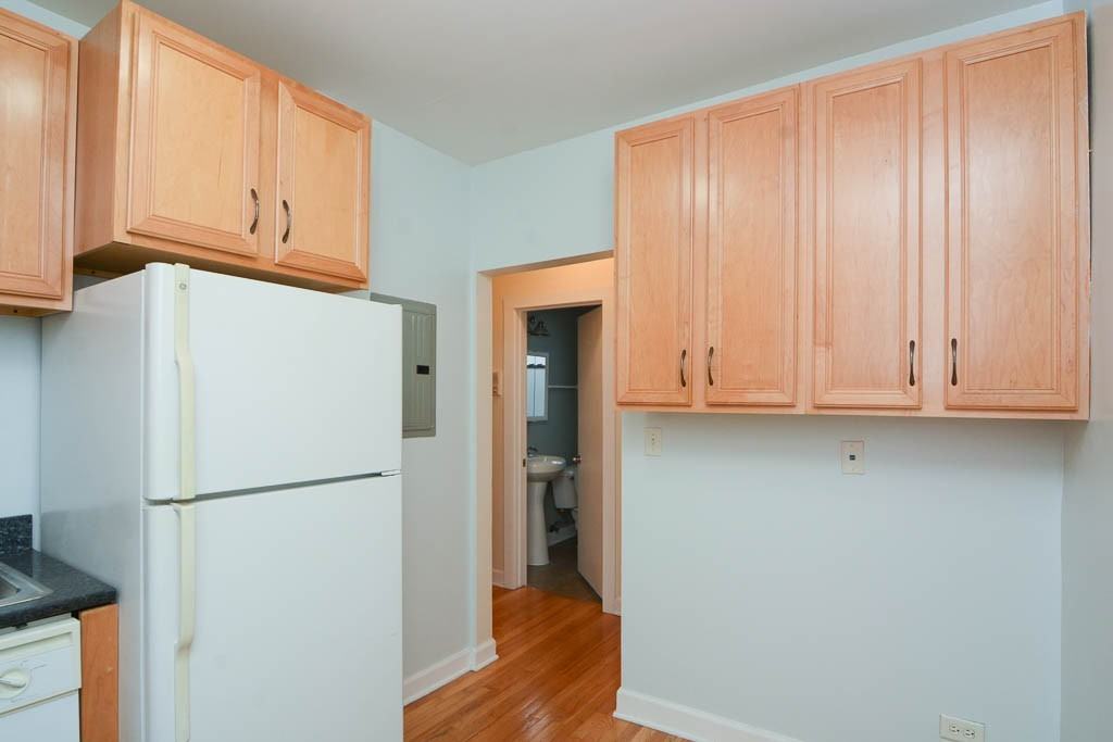 2922 N Sacramento Ave #1 - Photo 4 of 21