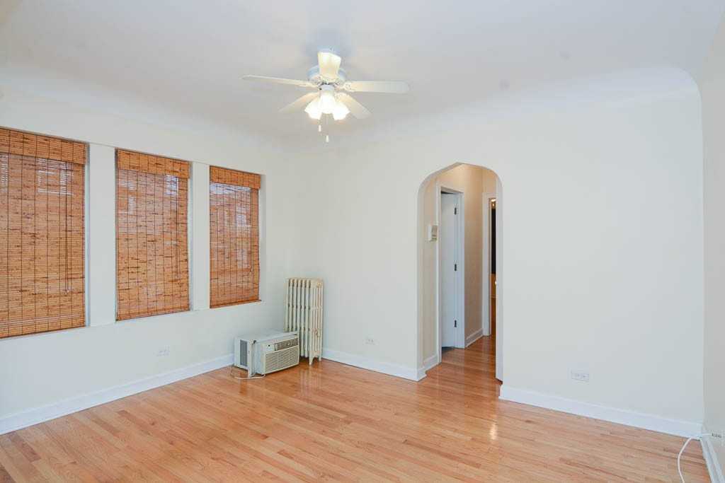 2922 N Sacramento Ave #1 - Photo 7 of 21